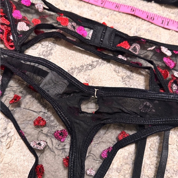 Black Sheer Lingerie Set with Heart Embroidery - Picture 5 of 7